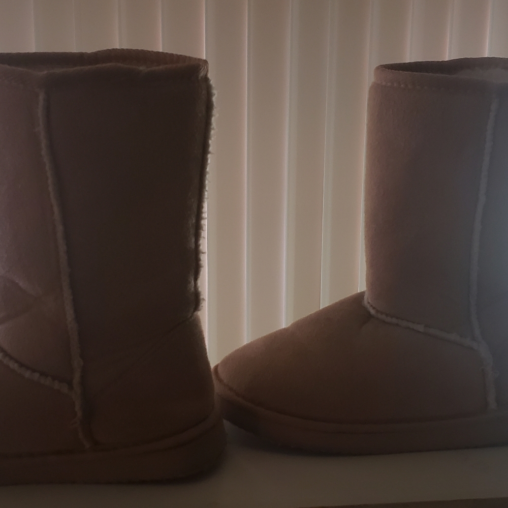 Boots - Picture 2 of 3